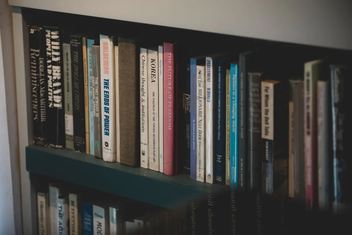 The Difference Between a Memoir and an Autobiography: A UK Publisher's Guide